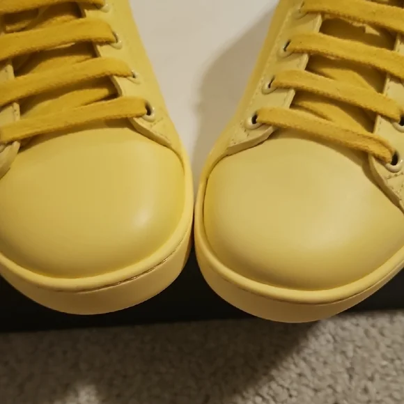 Gucci Yellow Sneakers Vibrant Low-Top Design - Picture 3 of 8